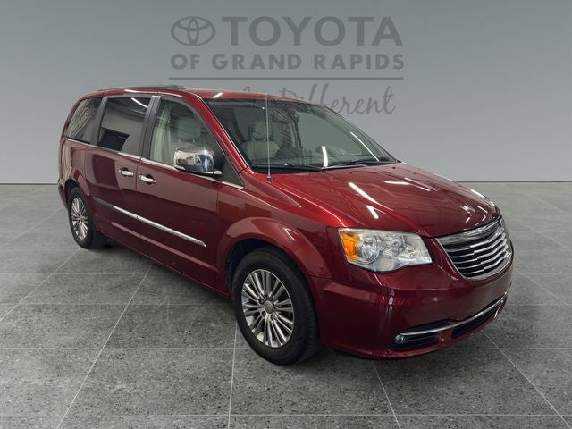 2014 Chrysler Town & Country Touring-L