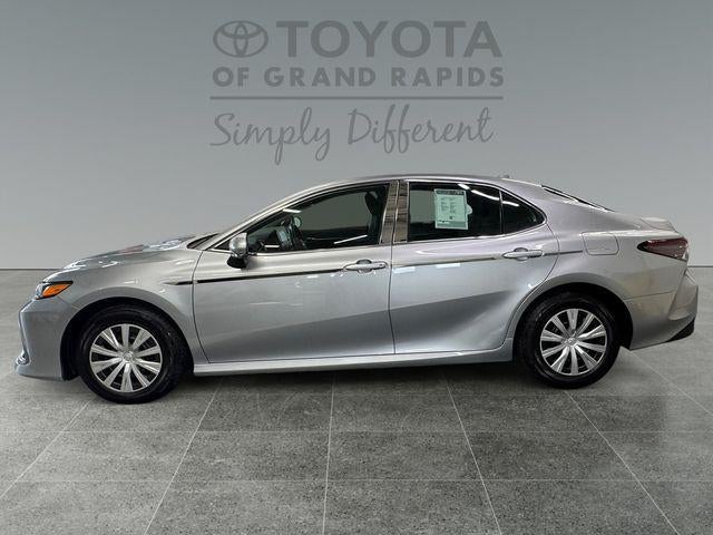2022 Toyota Camry Hybrid LE