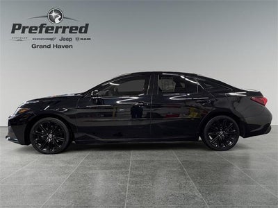 2022 Toyota Avalon Hybrid XSE