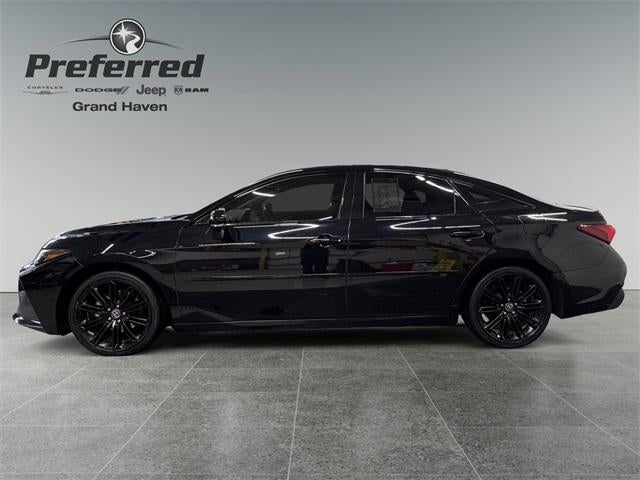 2022 Toyota Avalon Hybrid XSE