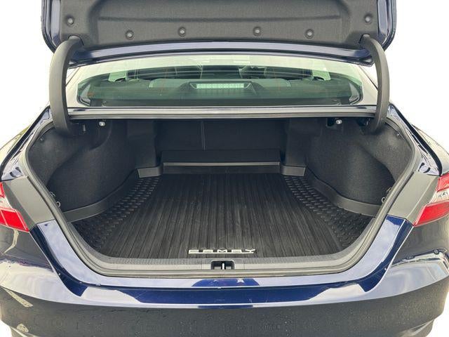 2022 Toyota Camry Hybrid XLE