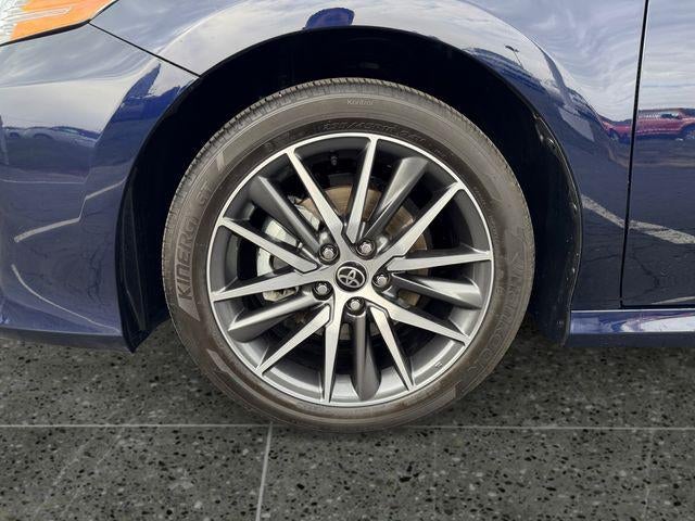 2022 Toyota Camry Hybrid XLE