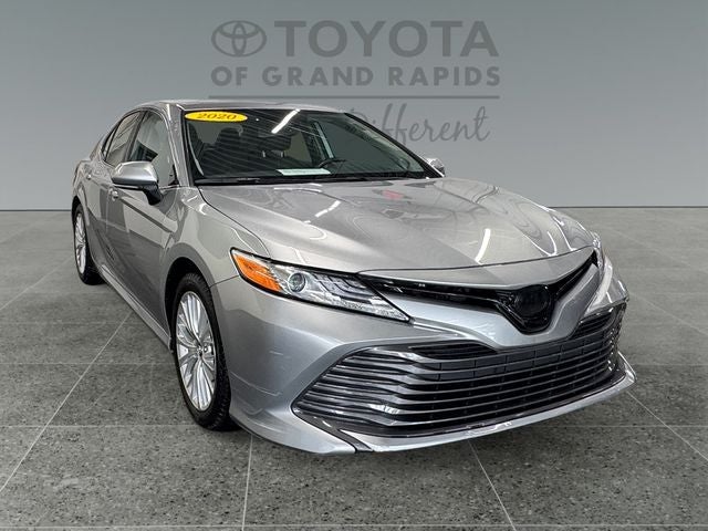 2020 Toyota Camry Hybrid XLE