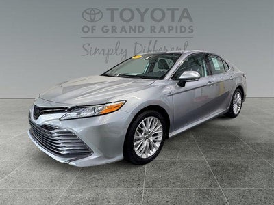2020 Toyota Camry Hybrid XLE