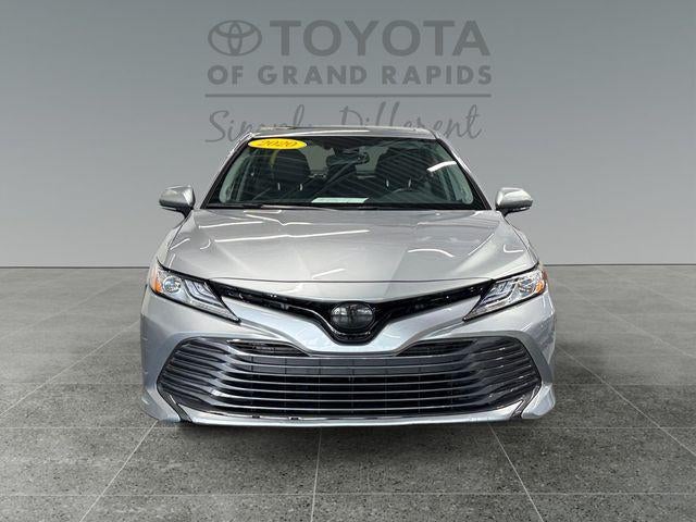 2020 Toyota Camry Hybrid XLE