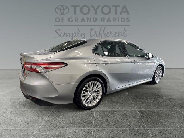2020 Toyota Camry Hybrid XLE