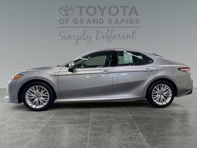 2020 Toyota Camry Hybrid XLE