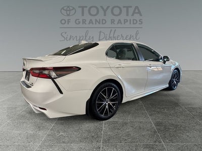 2023 Toyota Camry Hybrid SE