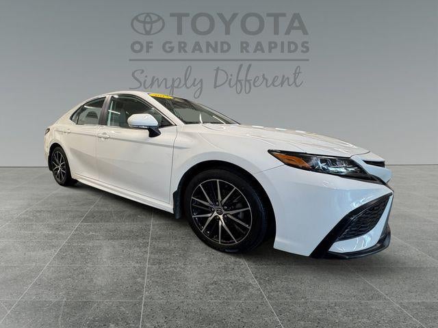 2023 Toyota Camry Hybrid SE