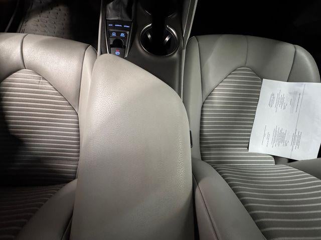 2022 Toyota Camry Hybrid SE