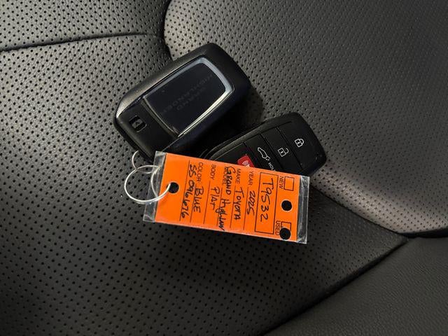 2025 Toyota Grand Highlander Platinum