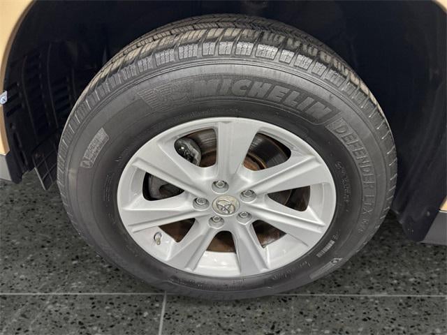 2012 Toyota Highlander SE