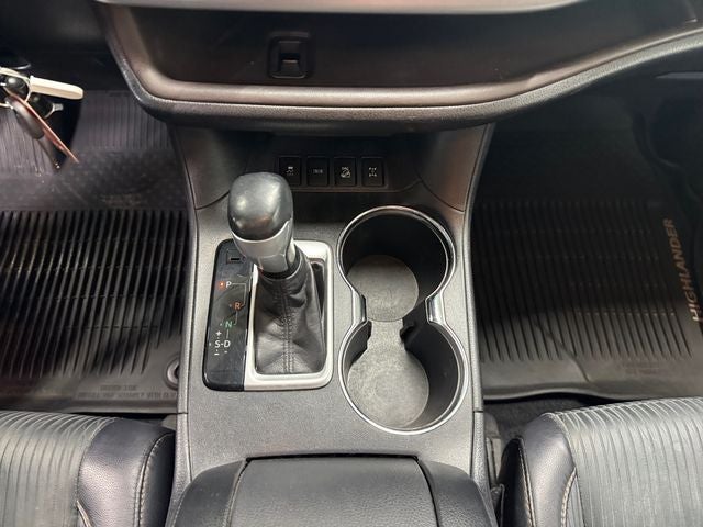 2016 Toyota Highlander LE Plus V6