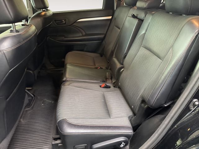 2016 Toyota Highlander LE Plus V6