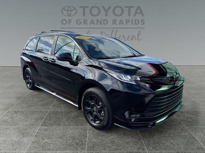 2026 Toyota Sienna Woodland Edition 7 Passenger