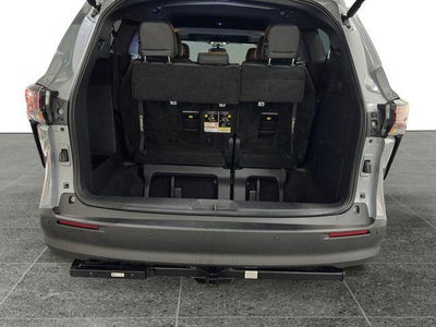 2025 Toyota Sienna Woodland Edition 7 Passenger