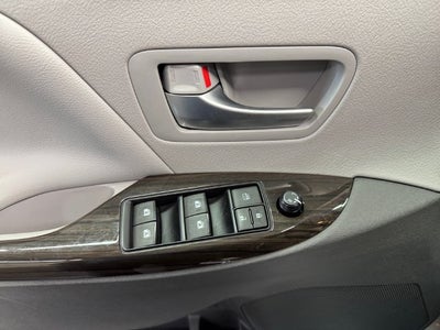 2017 Toyota Sienna XLE 7 Passenger