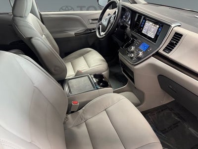 2017 Toyota Sienna XLE 7 Passenger