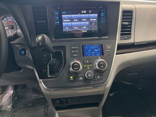 2017 Toyota Sienna XLE 7 Passenger