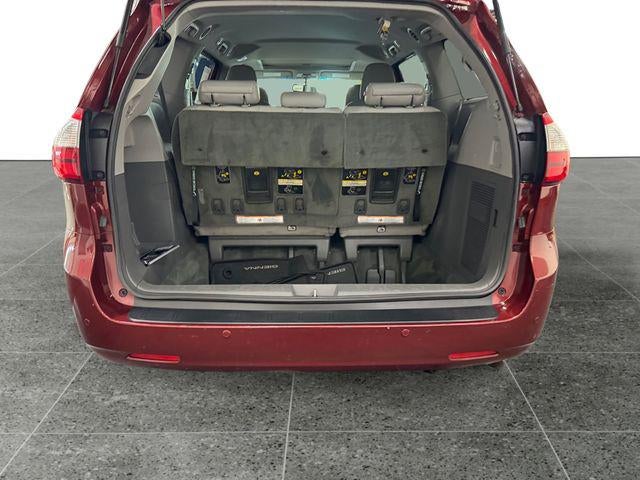 2017 Toyota Sienna XLE 7 Passenger