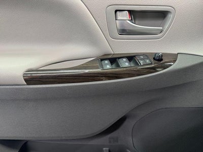 2017 Toyota Sienna XLE 7 Passenger