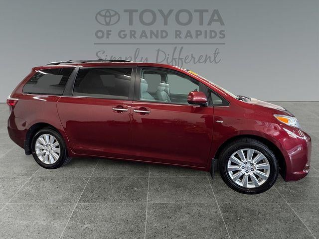2017 Toyota Sienna XLE 7 Passenger