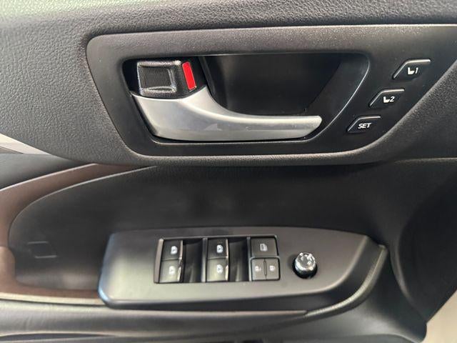 2019 Toyota Highlander Limited Platinum
