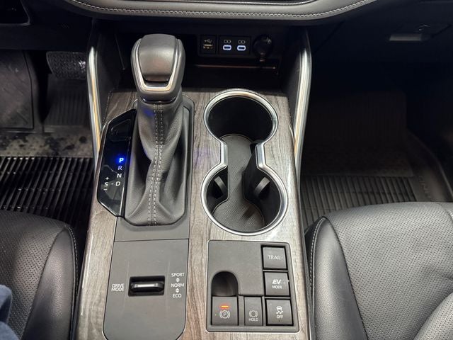 2024 Toyota Highlander Hybrid Platinum