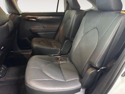 2024 Toyota Highlander Hybrid Platinum