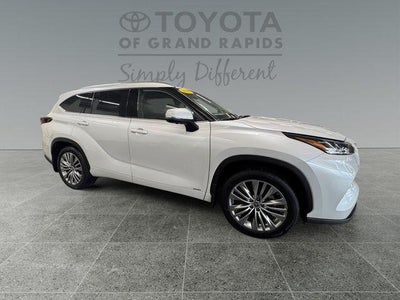 2024 Toyota Highlander Hybrid Platinum