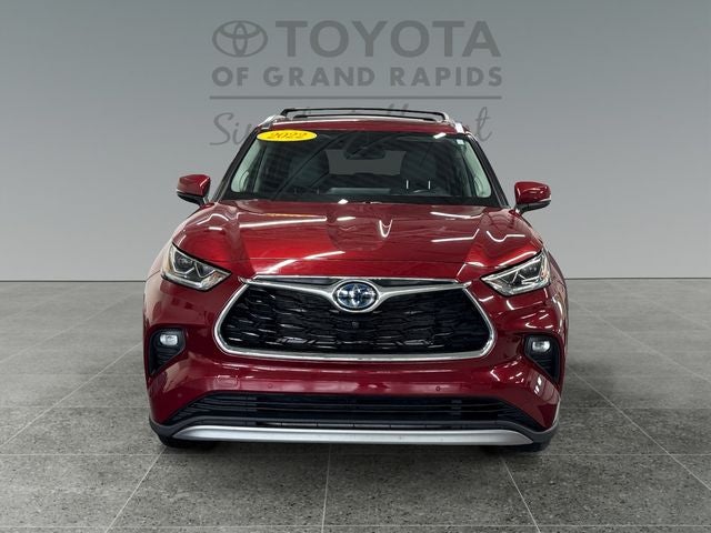 2022 Toyota Highlander Hybrid Platinum