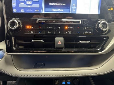 2022 Toyota Highlander Hybrid Platinum