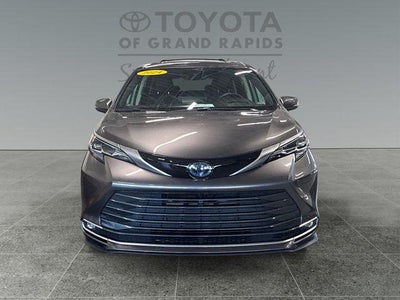 2024 Toyota Sienna Platinum 7 Passenger