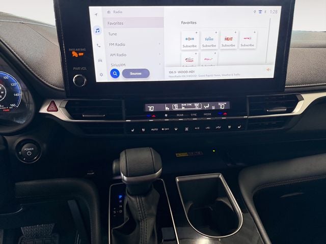 2025 Toyota Sienna Platinum 7 Passenger