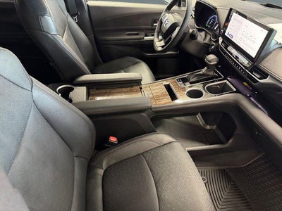 2025 Toyota Sienna Platinum 7 Passenger