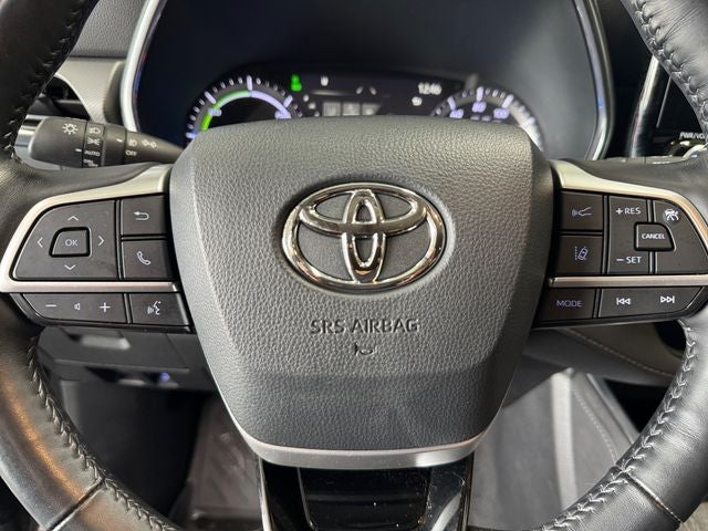 2022 Toyota Highlander Hybrid Platinum