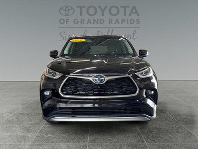 2022 Toyota Highlander Hybrid Platinum