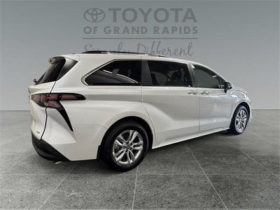 2025 Toyota Sienna XLE 7 Passenger