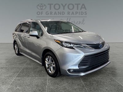 2025 Toyota Sienna XLE 7 Passenger