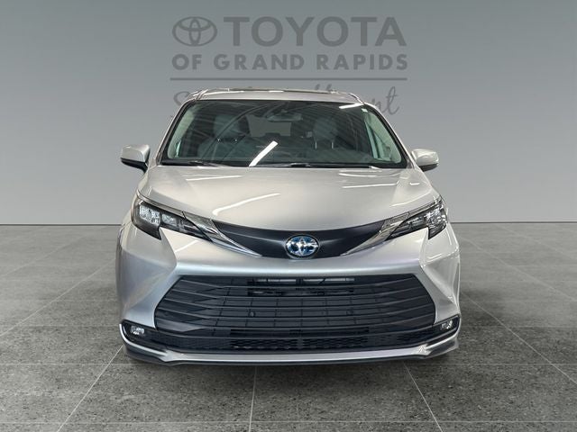 2025 Toyota Sienna XLE 7 Passenger