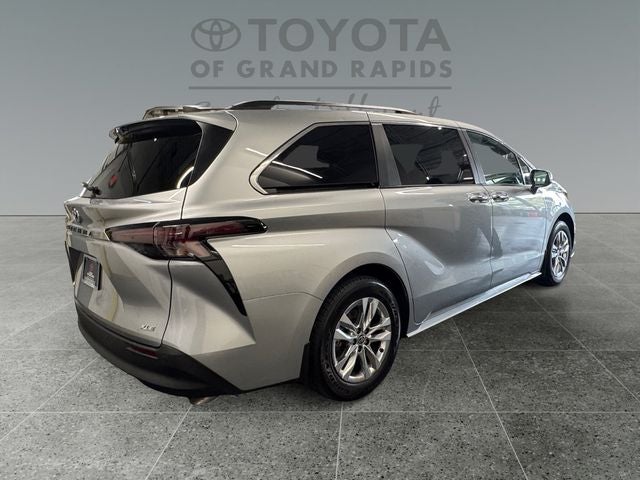 2025 Toyota Sienna XLE 7 Passenger