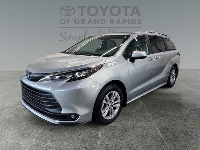 2025 Toyota Sienna XLE 7 Passenger