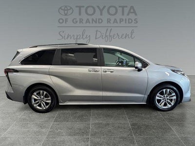2025 Toyota Sienna XLE 7 Passenger