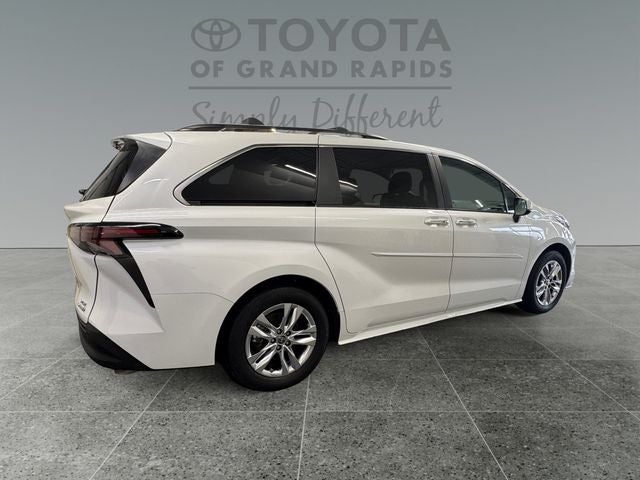 2024 Toyota Sienna XLE 7 Passenger