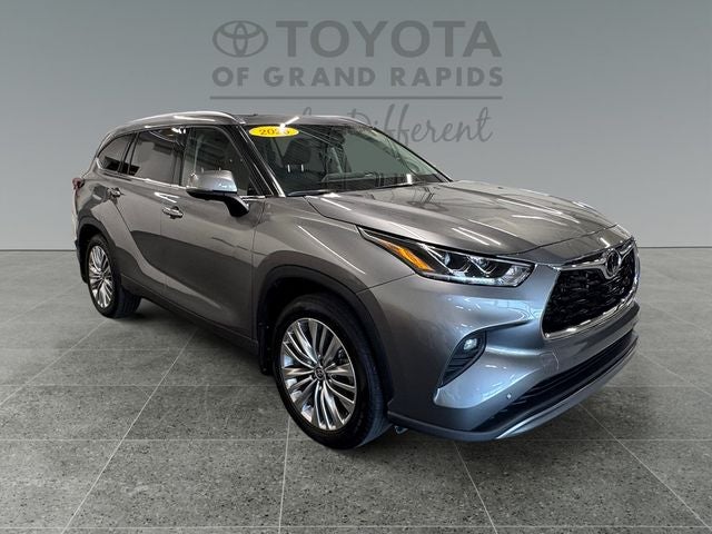 2026 Toyota Highlander Platinum AWD's photo
