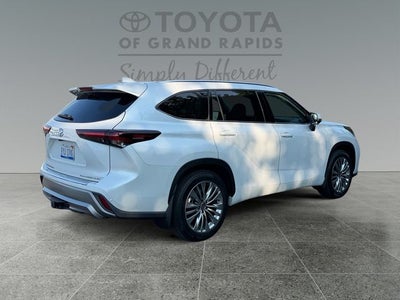 2026 Toyota Highlander Platinum