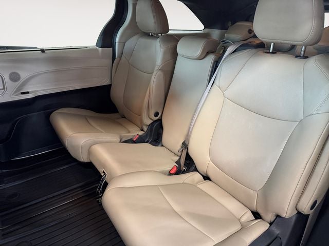 2021 Toyota Sienna XLE 8 Passenger
