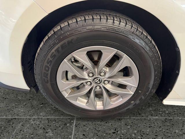 2021 Toyota Sienna XLE 8 Passenger