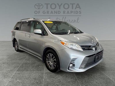 2019 Toyota Sienna XLE 8 Passenger