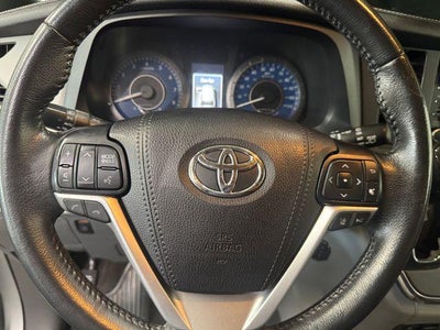 2019 Toyota Sienna XLE 8 Passenger